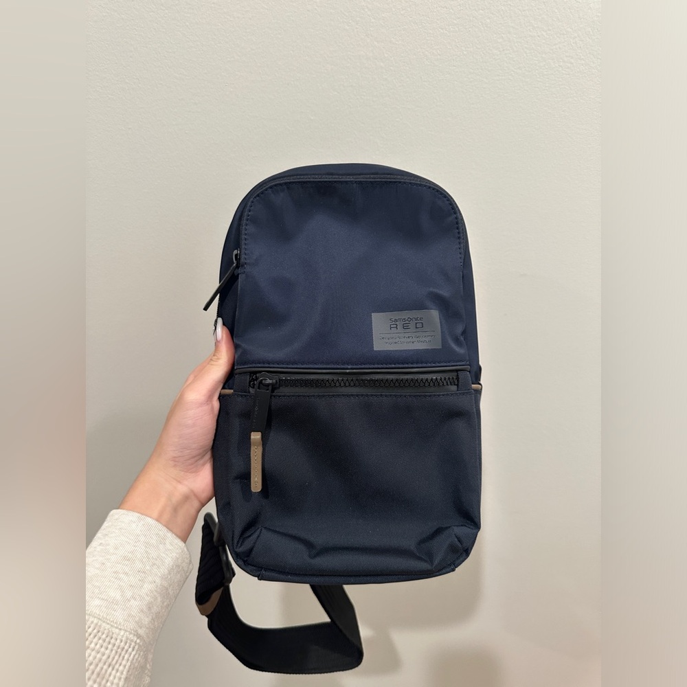 SAMSONITE Navy Blue Sling Bag (Never Used)